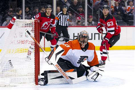 Flyers extend point streak to nine games with 3-2 OT win over Devils on Tippett goal